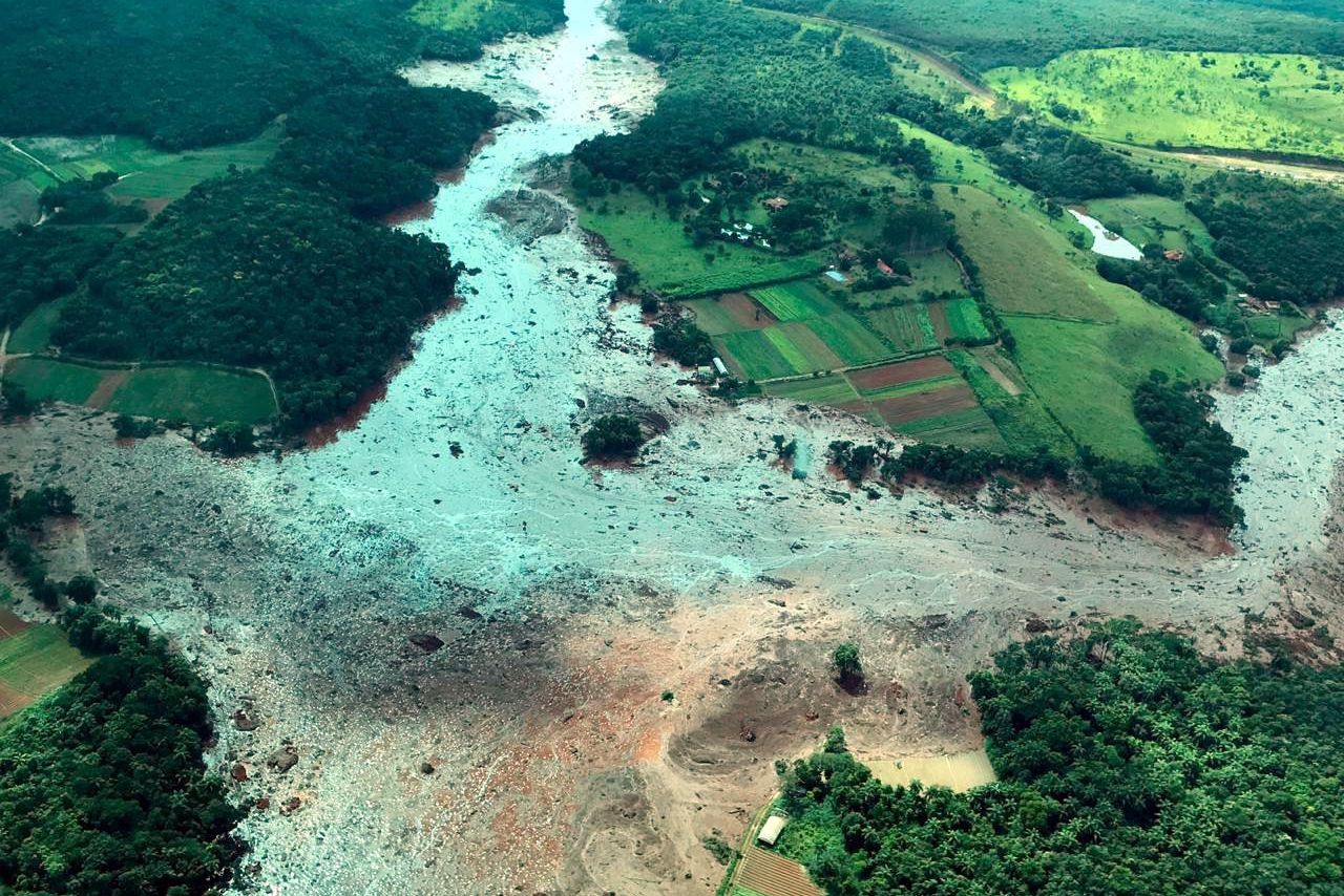 Sobrevoo brumadinho