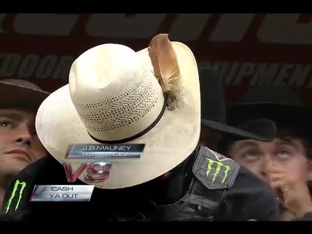 PBR: nem muleta segura J.B. Mauney