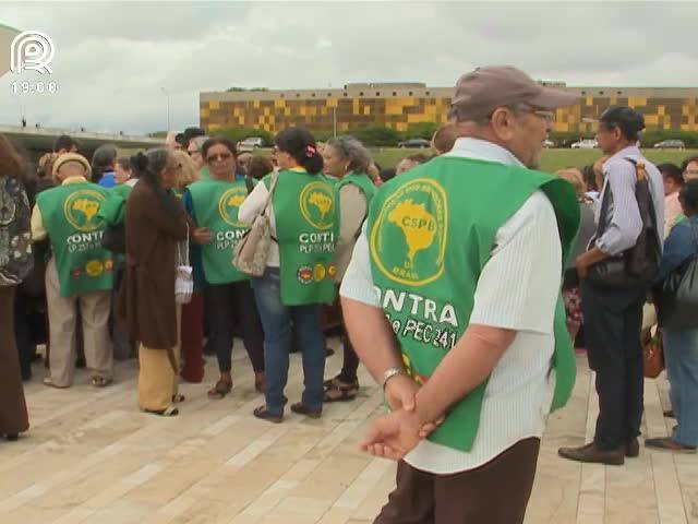 Grupo protesta contra reforma da Previdência