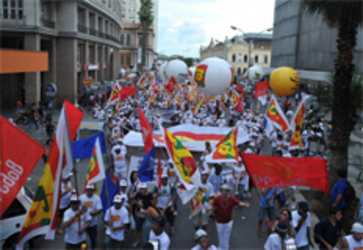 Código Florestal e Rio Mais 20 marcam os protestos da marcha de abertura do Fórum Social Temático