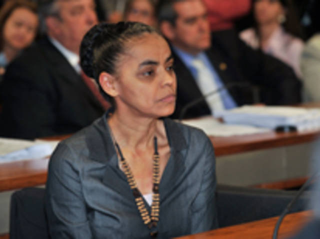 Código Florestal: novo texto alivia quem desmatou, diz Marina Silva