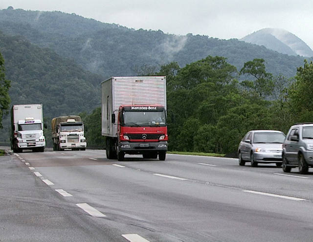 Senado aprova projeto que flexibiliza Lei dos Motoristas