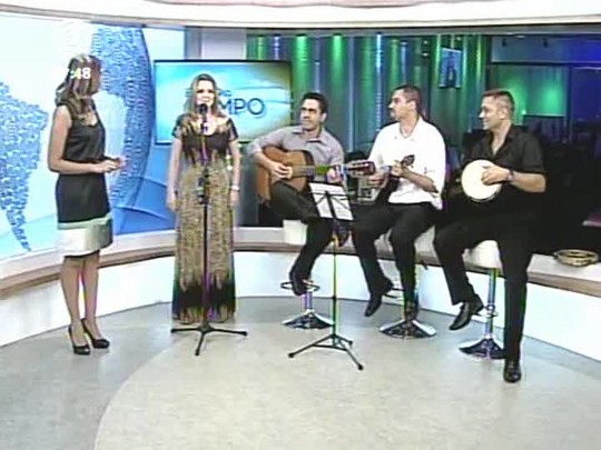 Atração musical: Dolores Marques