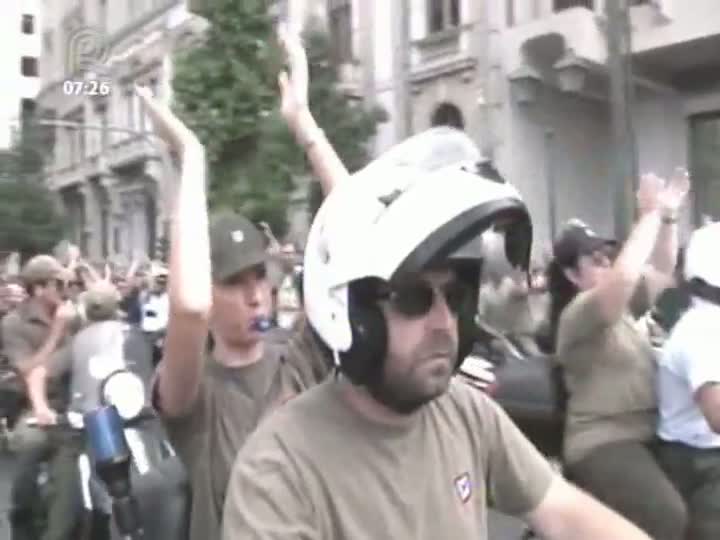 Protestos mobilizam servidores do setor público na Grécia