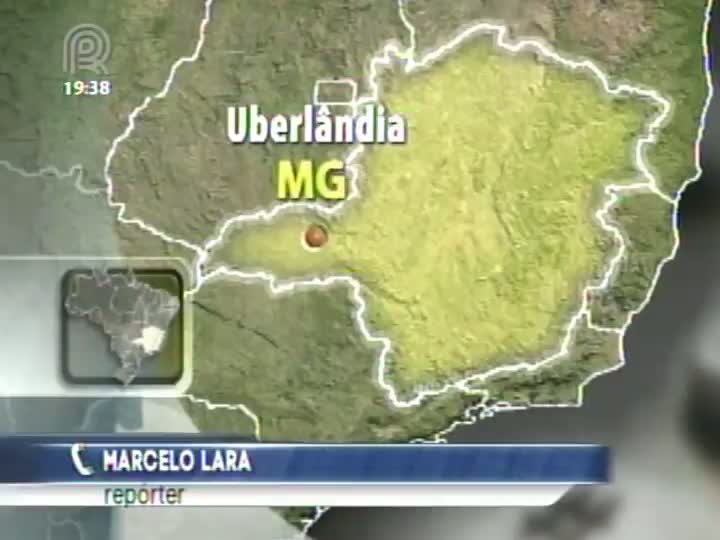 Manifestação marca o início da audiência pública com representantes dos produtores e da BRF em Minas Gerais