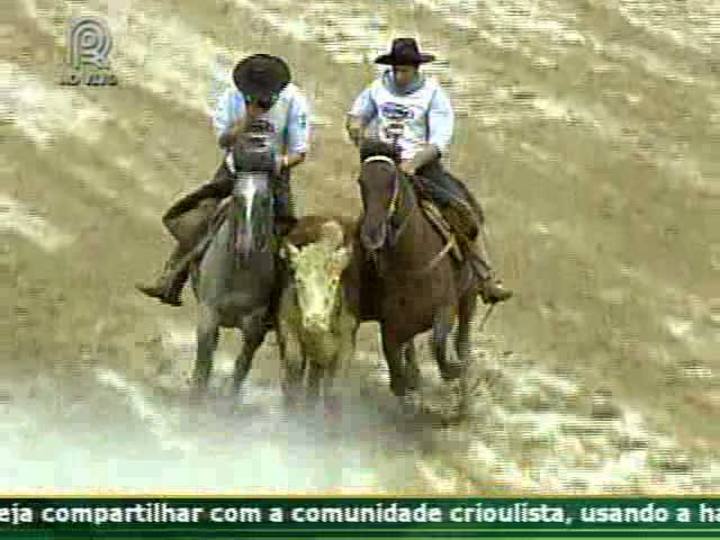 Agricultores invadiram a sede da Funai no Rio Grande do Sul