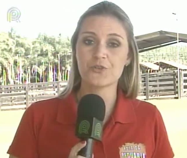 Equipe do projeto Rota da Pecuária fala com o presidente do Sindicato Rural de Uberlândia (MG)