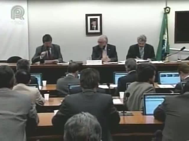 Comissão da Câmara aprova convocação de Gilberto Carvalho para esclarecer processos de demarcações