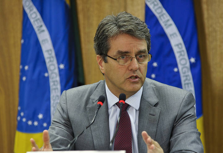 Roberto Azevêdo é reeleito diretor-geral da OMC