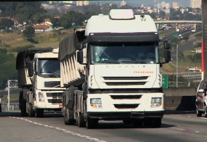 Feriados: confira calendário de restrição para tráfego de caminhões