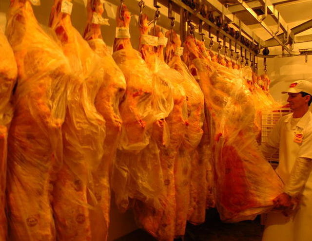 Arábia Saudita volta a importar carne do Brasil