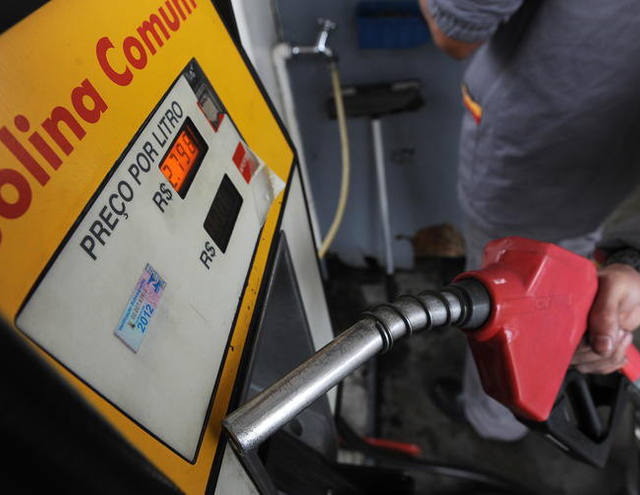 Levy quer esperar melhor momento para aumento da Cide, diz deputado