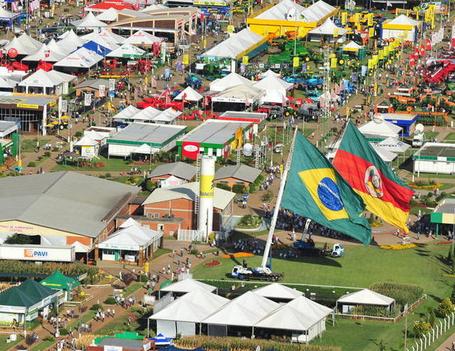 Estrangeiros buscam referências na Expodireto Cotrijal, no Rio Grande do Sul