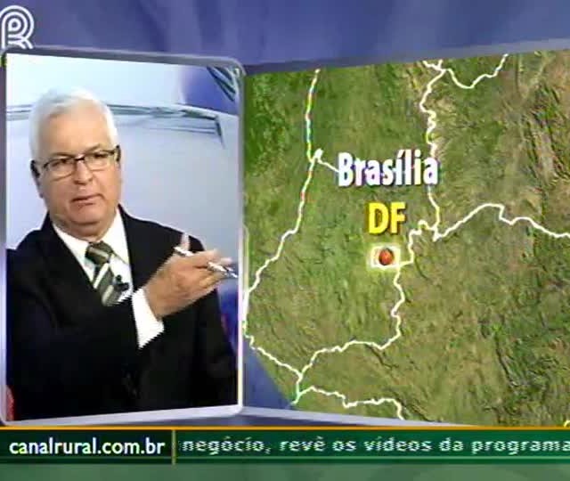Índios tentam invadir Câmara dos Deputados em protesto contra PEC 215