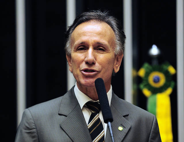 Líder do PT na Câmara diz que partido pode obstruir votação do novo Código Florestal