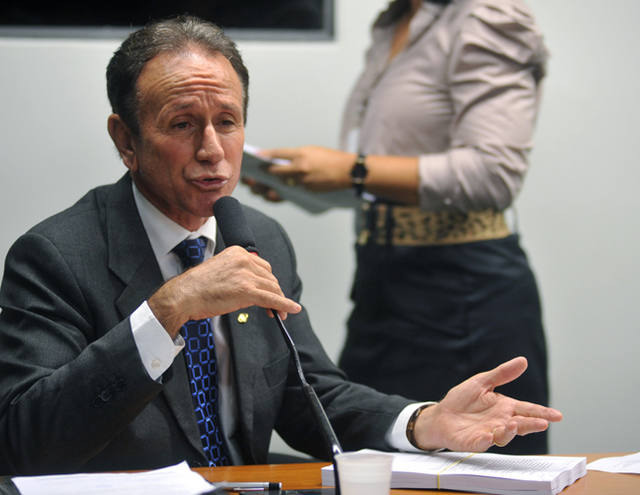 Relator do Código Florestal diz que fará poucas mudanças no texto do Senado para viabilizar votação