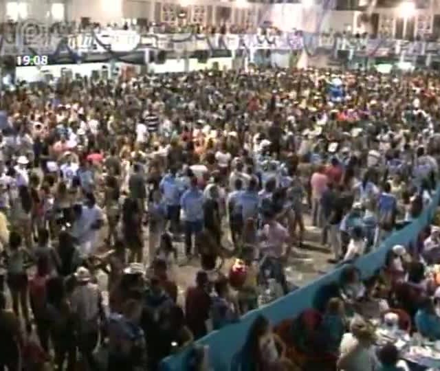 Mangalarga Marchador TV mostra escolha do samba-enredo da escola Beija-Flor, no Rio de Janeiro