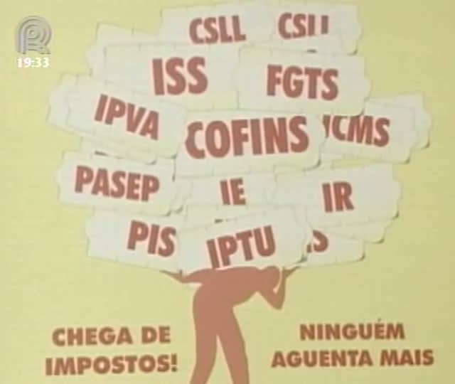 Federação das Indústrias de SP e jovens empresários fazem protesto contra altos impostos