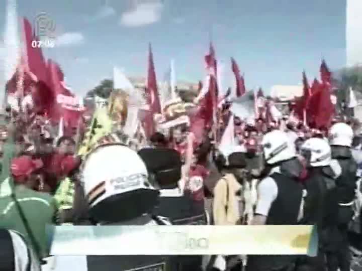 Trabalhadores rurais protestam no Palácio do Planalto