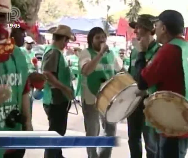 Servidores em greve consideram proposta do Governo insuficiente