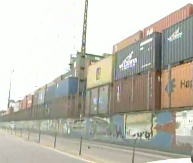 Greve afeta porto de Santos (SP)