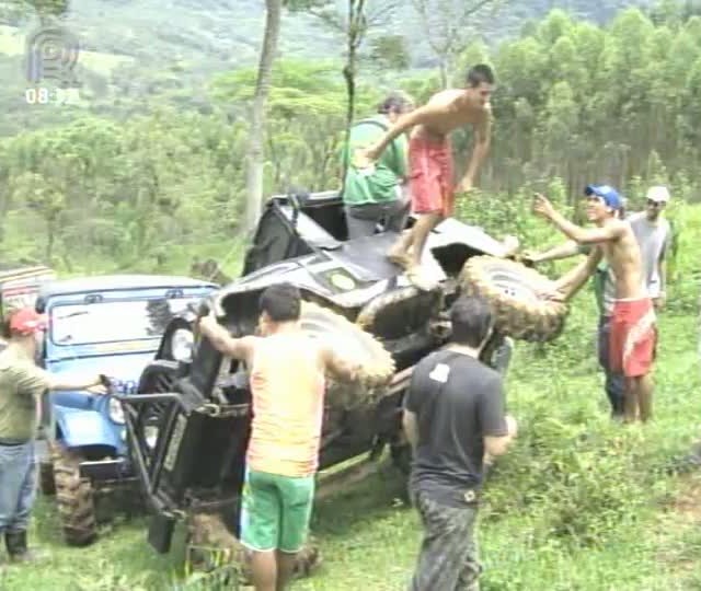 Mundo 4x4 testa um CBT Javali, raridade do off-road