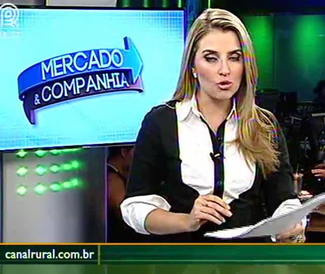 Paralisação de caminhoneiros faz produtores jogarem leite fora