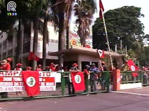 MST invade prédio da Conab em Brasília