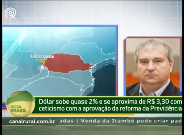 Dólar sobe quase 2% e se aproxima de R$ 3,30