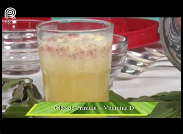 Mistura de suco e chá para cólicas menstruais