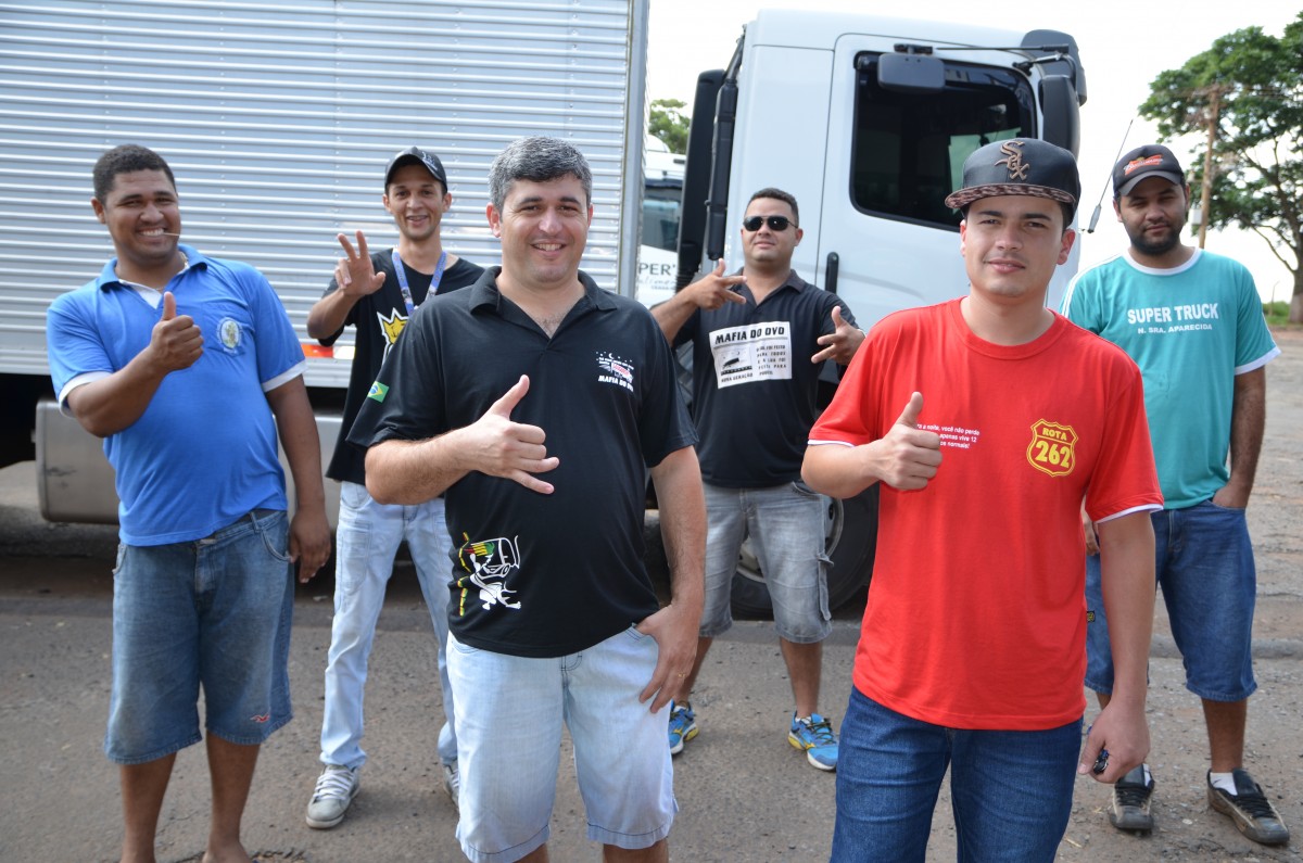 Companheirismo e parceria são ajuda para quem vive na estrada