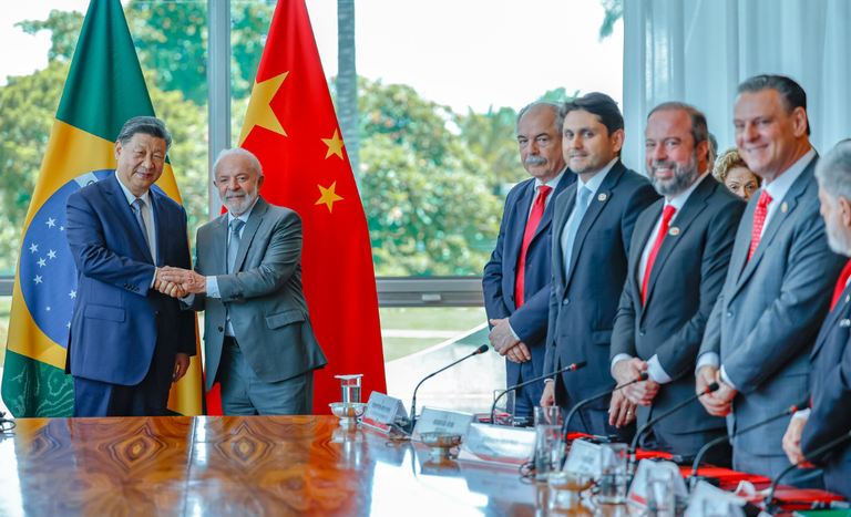 Lula e Xi Jinping, durante reunião onde ocorreu formalização de acordo comercial e abertura para novos mercados entre Brasil e China