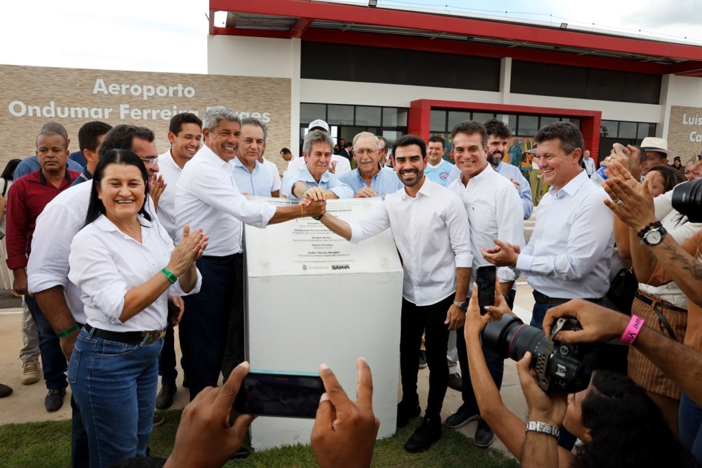 Aeroporto de Luís Eduardo Magalhães, no oeste da Bahia; inauguração, governador Jerônimo Rodrigues, prefeito Júnior Marabá