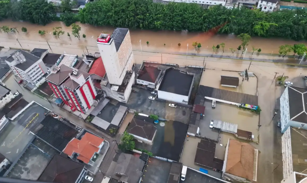 Região Norte de SC atingida pelas chuvas de sábado Região Norte de SC atingida pelas chuvas de sábado