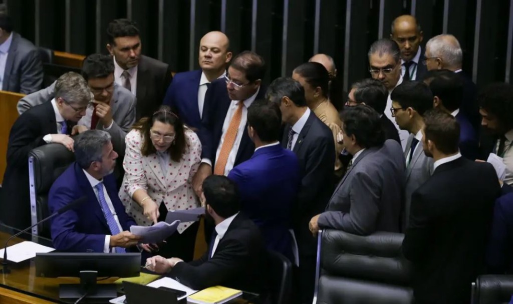PEC corte de gastos votação Câmara PEC corte de gastos votação Câmara