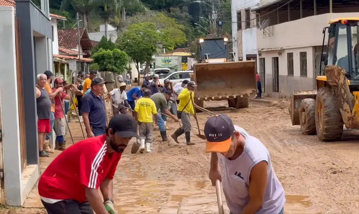 chuvas afetam cidade de Dom Silvério, em Minas Gerais