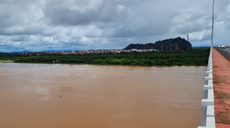 Rio São Francisco em Bom Jesus da Lapa, no Oeste da Bahia, após chuvas,