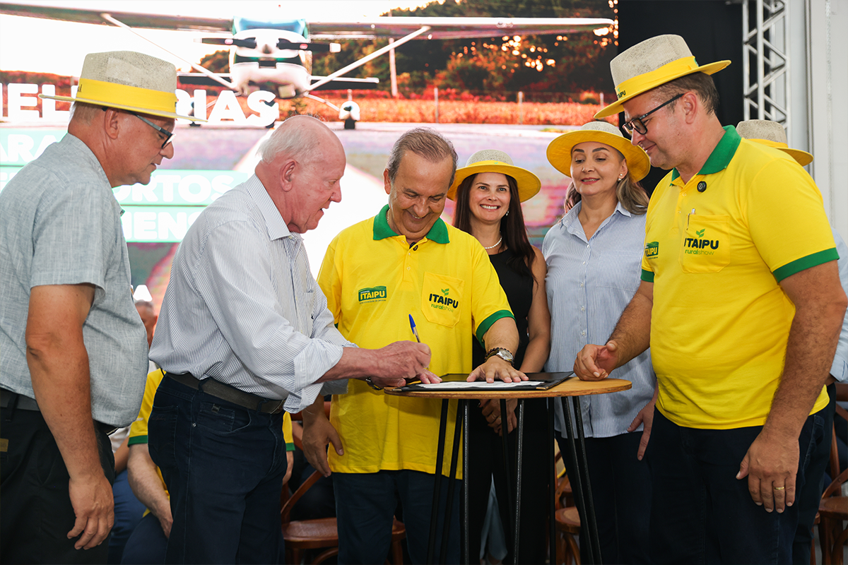 Primeiro dia da Itaipu Rural Show; governador Jorginho Mello