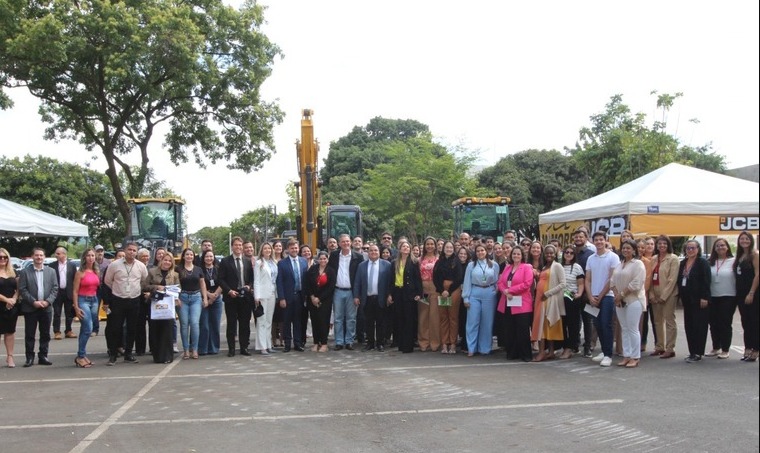 EXPOSIÇÃO DE MÁQUINAS AGRÍCOLAS EM BRASÍLIA 