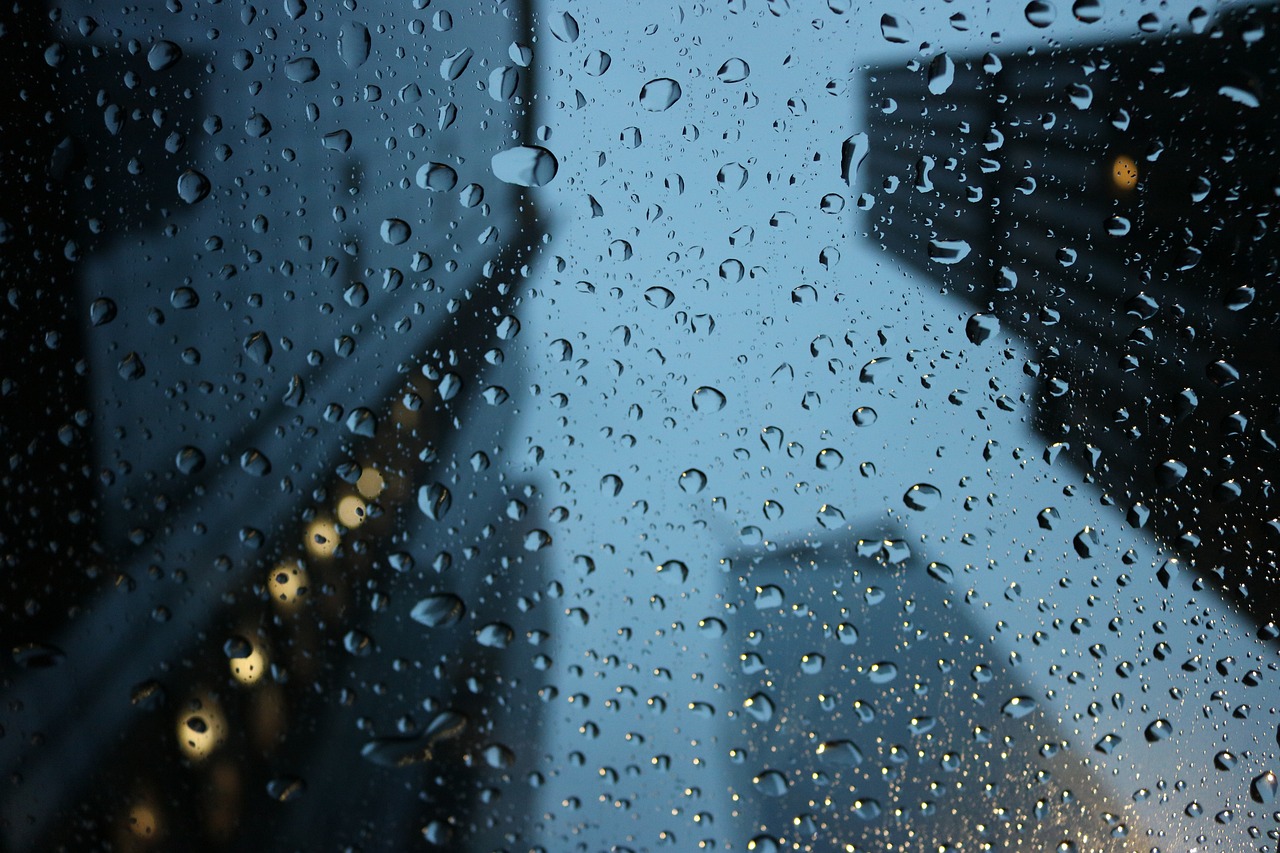 Chuva de 100 mm e frente fria mantendo temperaturas baixas: veja a previsão da semana
