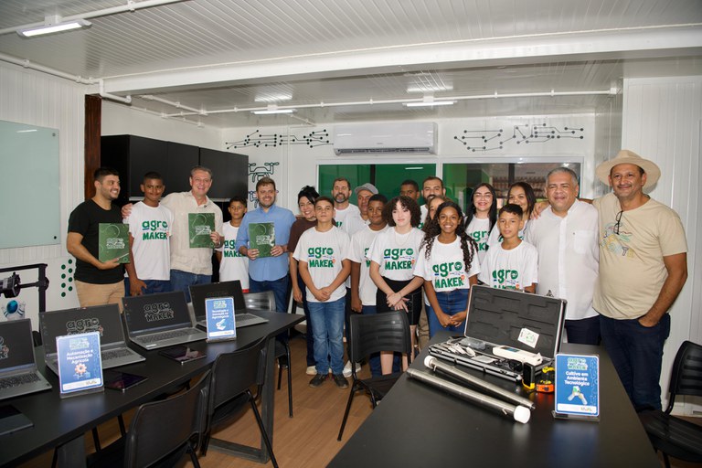 Turma de alunos do espaço Agro Maker em Mato Grosso 