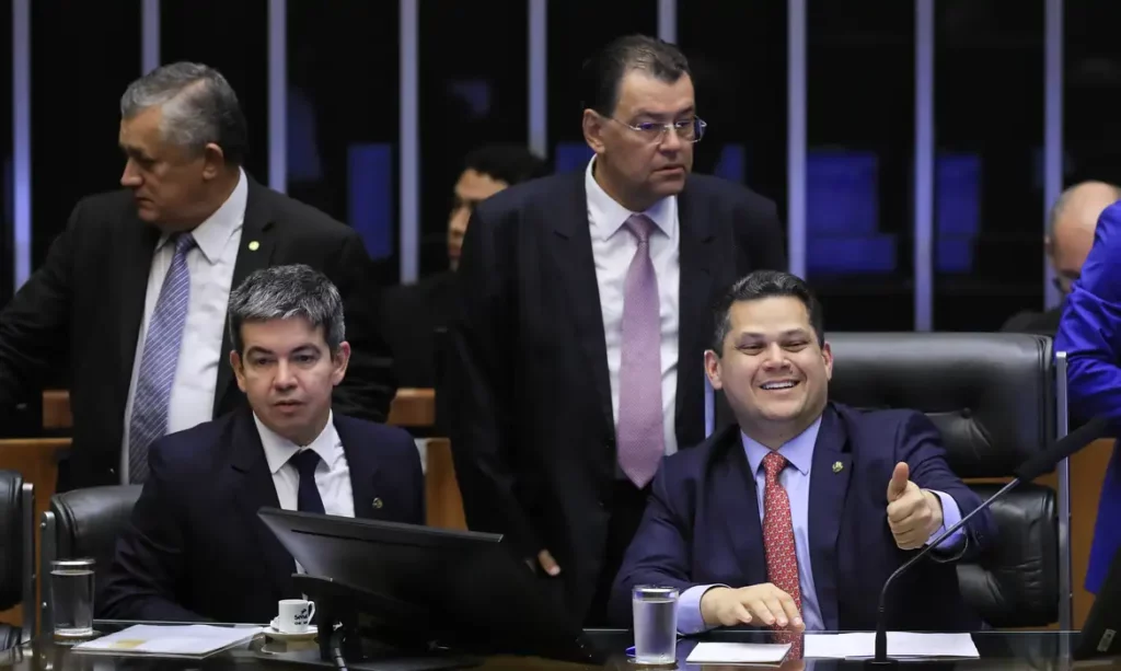 Congresso aprova Orçamento 2025 Congresso aprova Orçamento 2025