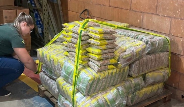 Apreensão de arroz e feijão no interior de SP Apreensão de arroz e feijão no interior de SP