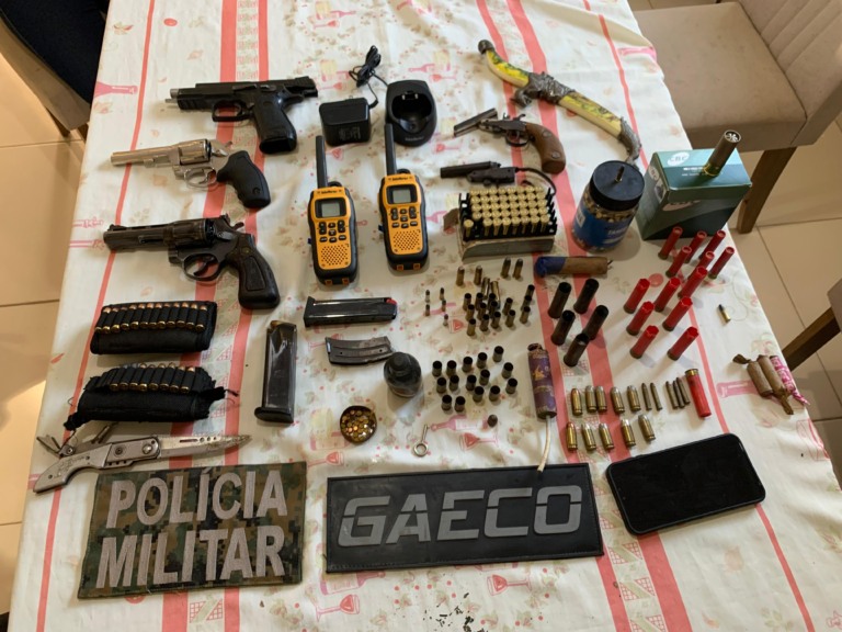 duas pessoas presas, suspeitas de integrar milícia, conflitos fundiários, presos em operação do MPBA; Operação Terra Justa duas pessoas presas, suspeitas de integrar milícia, conflitos fundiários, presos em operação do MPBA; Operação Terra Justa