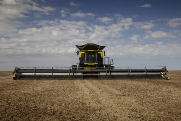 colheitadeira New Holland CR 11 , de duplo rotor