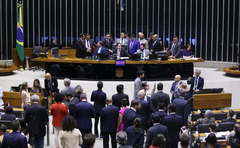 Câmara aprova projeto que altera regras de licenciamento ambiental