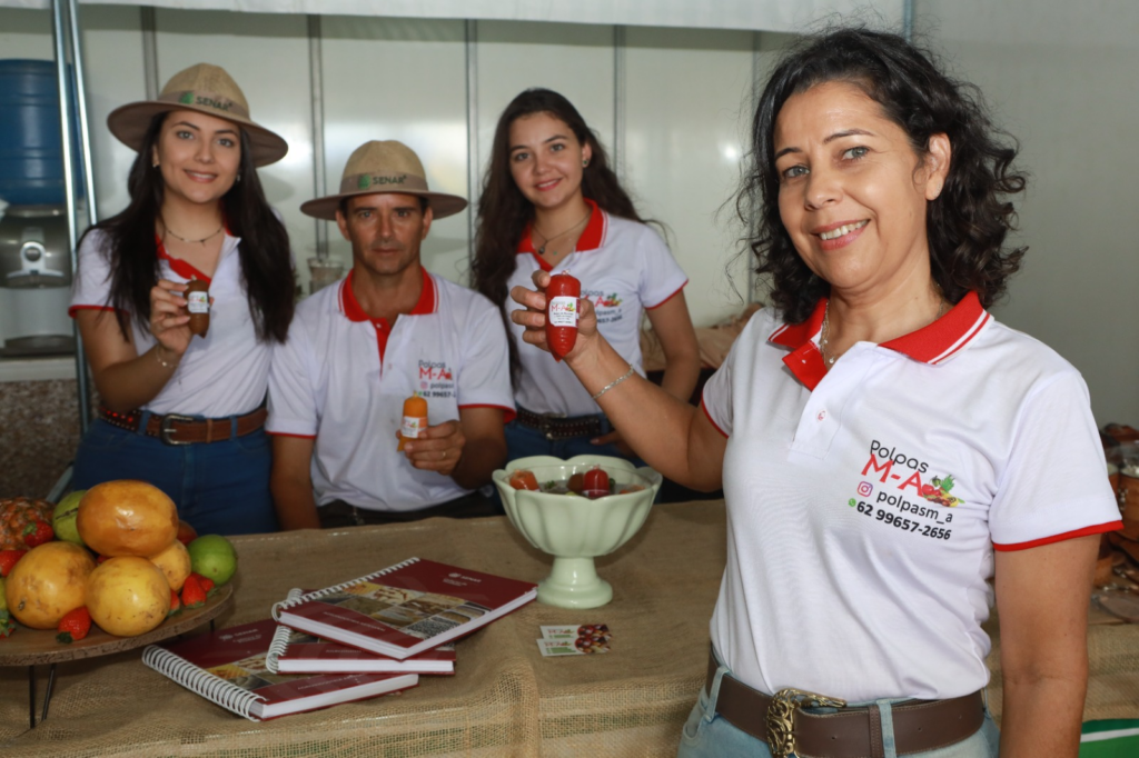 Além do maracujá, a família produz 15 sabores de polpas. Fotos Edmar Wellington e Arquivo Pessoal. Além do maracujá, a família produz 15 sabores de polpas. Fotos Edmar Wellington e Arquivo Pessoal.