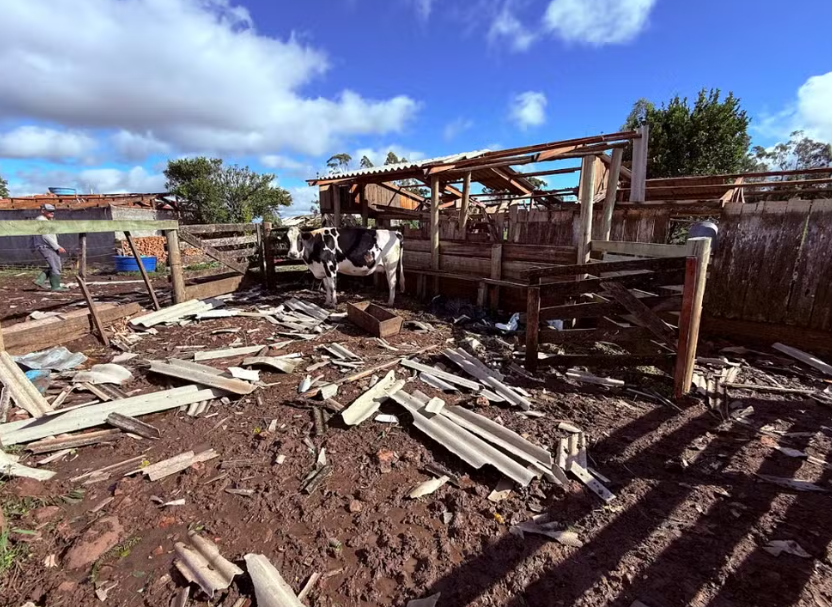Tornado causa destruição no Rio Grande do Sul