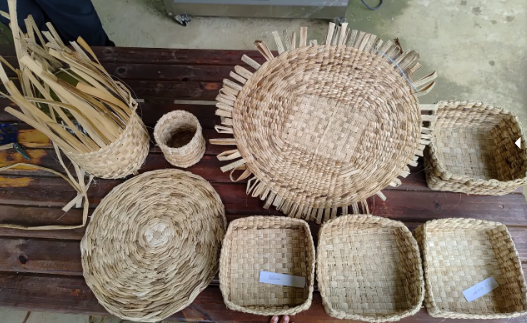 Grupo do quilombo Peropava usa tronco da bananeira para produzir cestos e tapetes. Foto: Arquivo Pessoal 