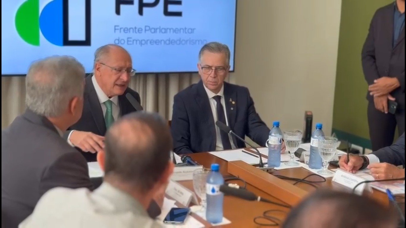 Geraldo Alckmin durante reunião em Brasília